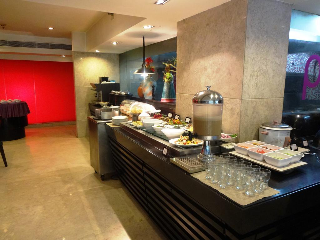 Royal Orchid Central Bangalore, Mg Road Екстер'єр фото