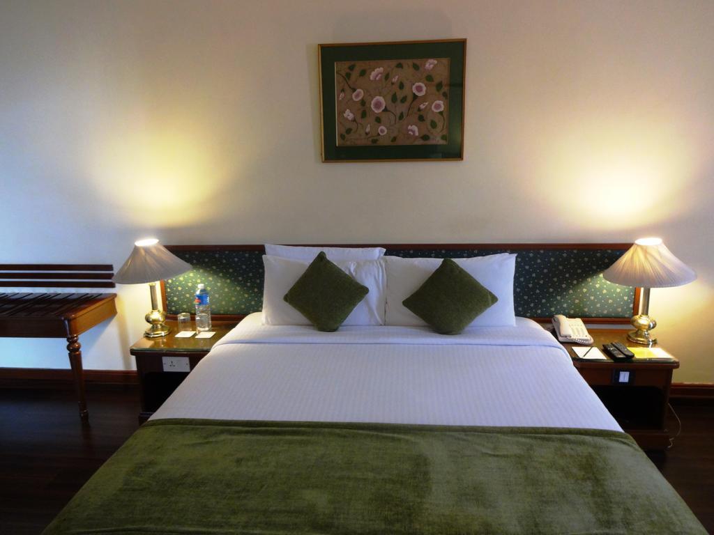 Royal Orchid Central Bangalore, Mg Road Екстер'єр фото