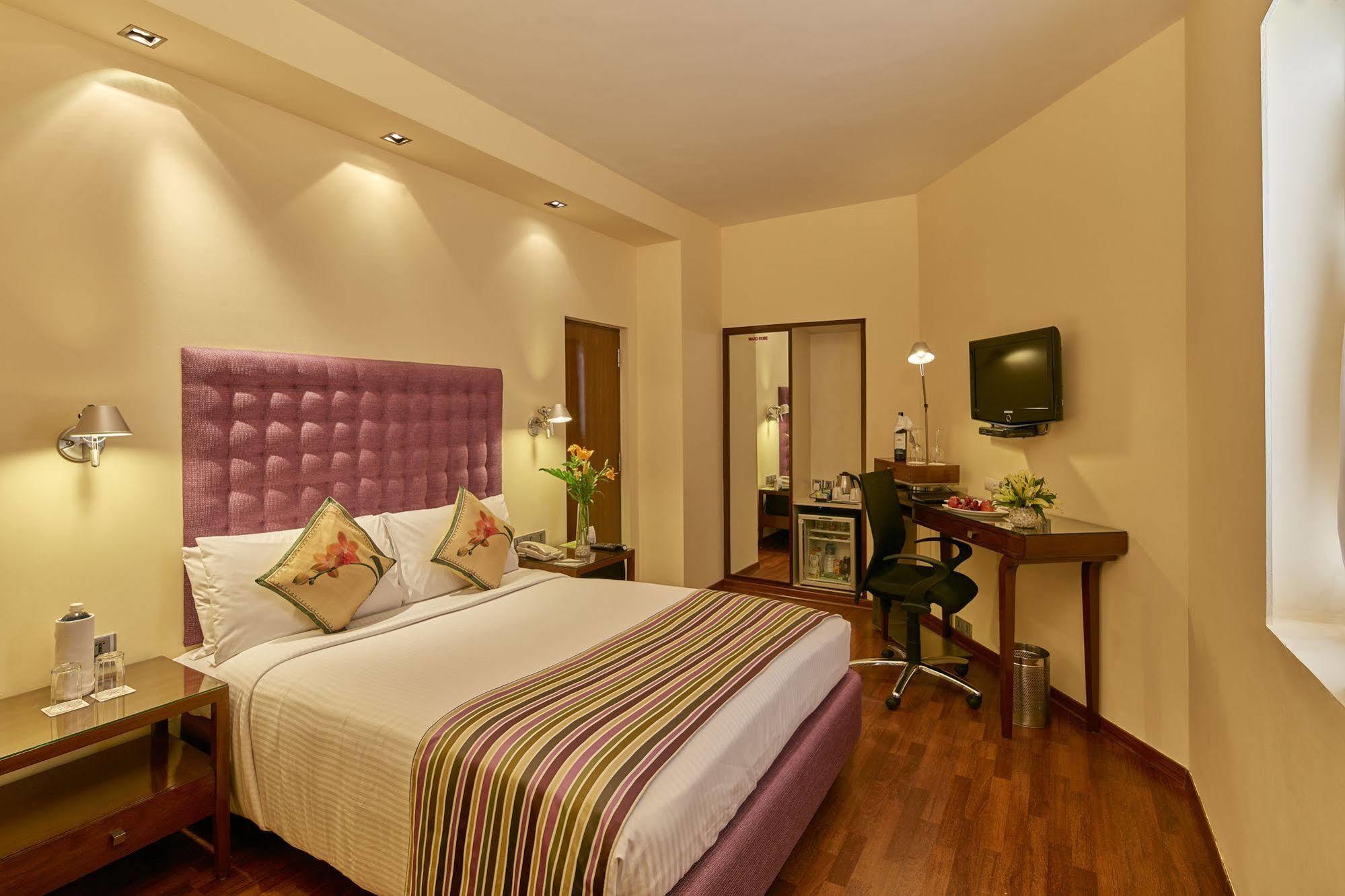 Royal Orchid Central Bangalore, Mg Road Екстер'єр фото